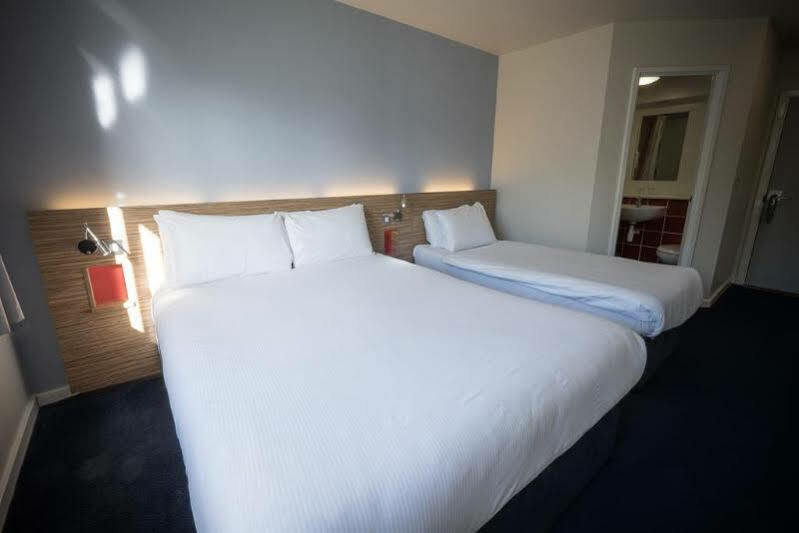Travelodge Limerick Junction Eksteriør bilde